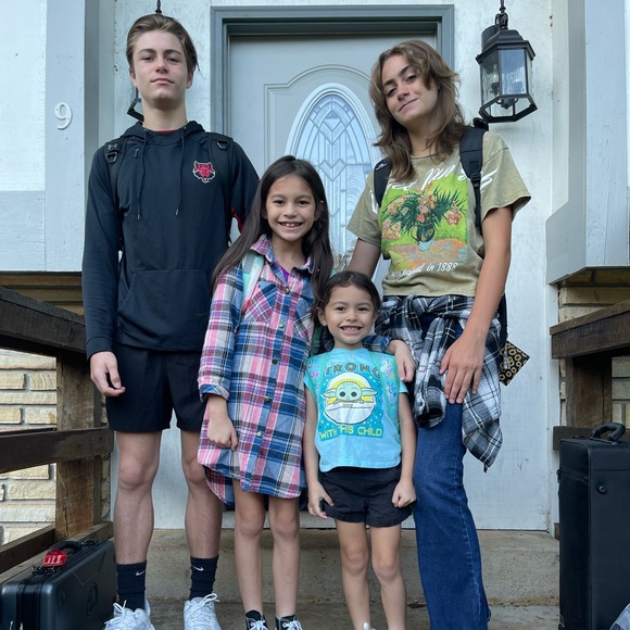 Meet your Posher, Ashley - Picture 3 of 4